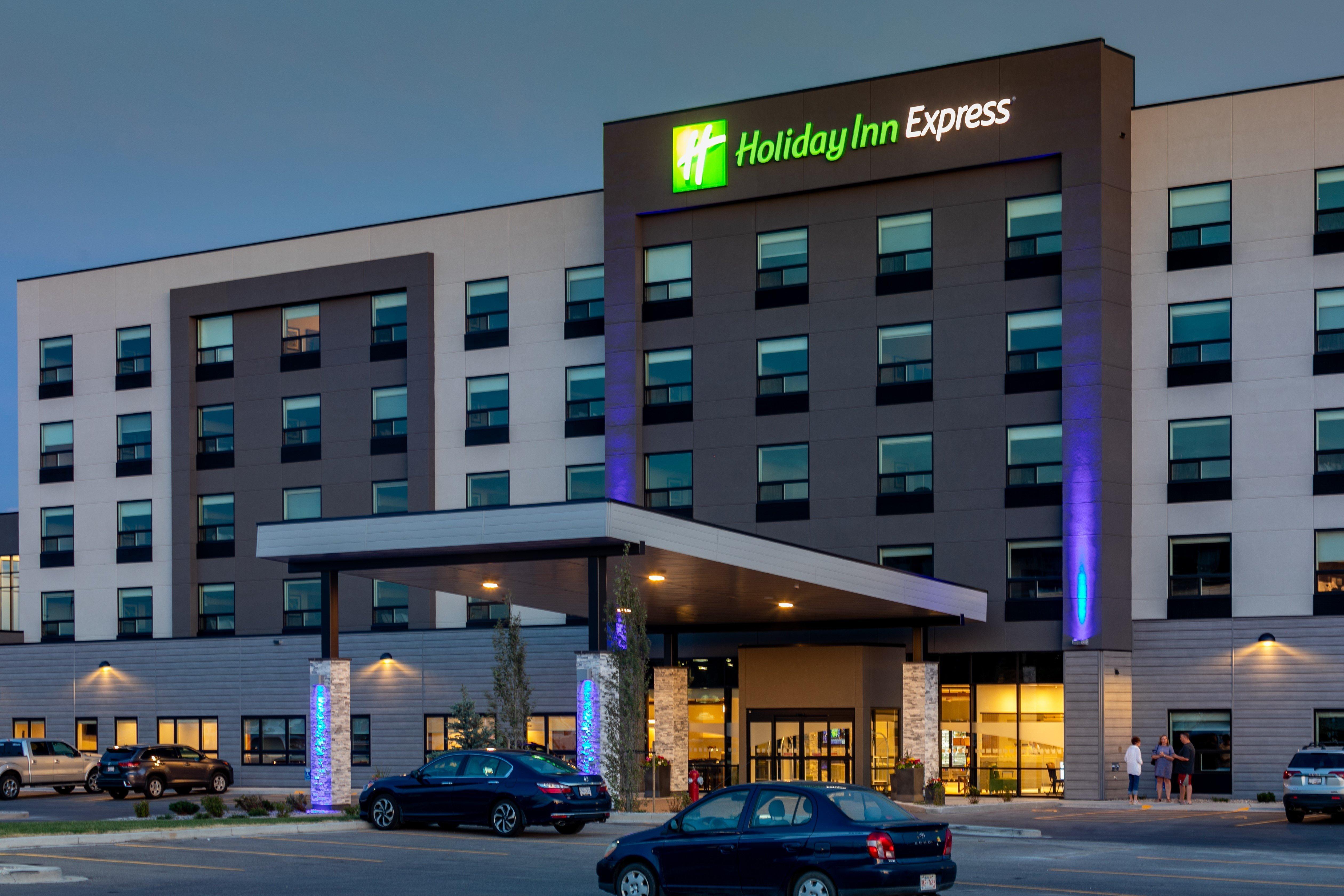 Holiday Inn Express - Lethbridge Southeast, An Ihg Hotel Exterior photo